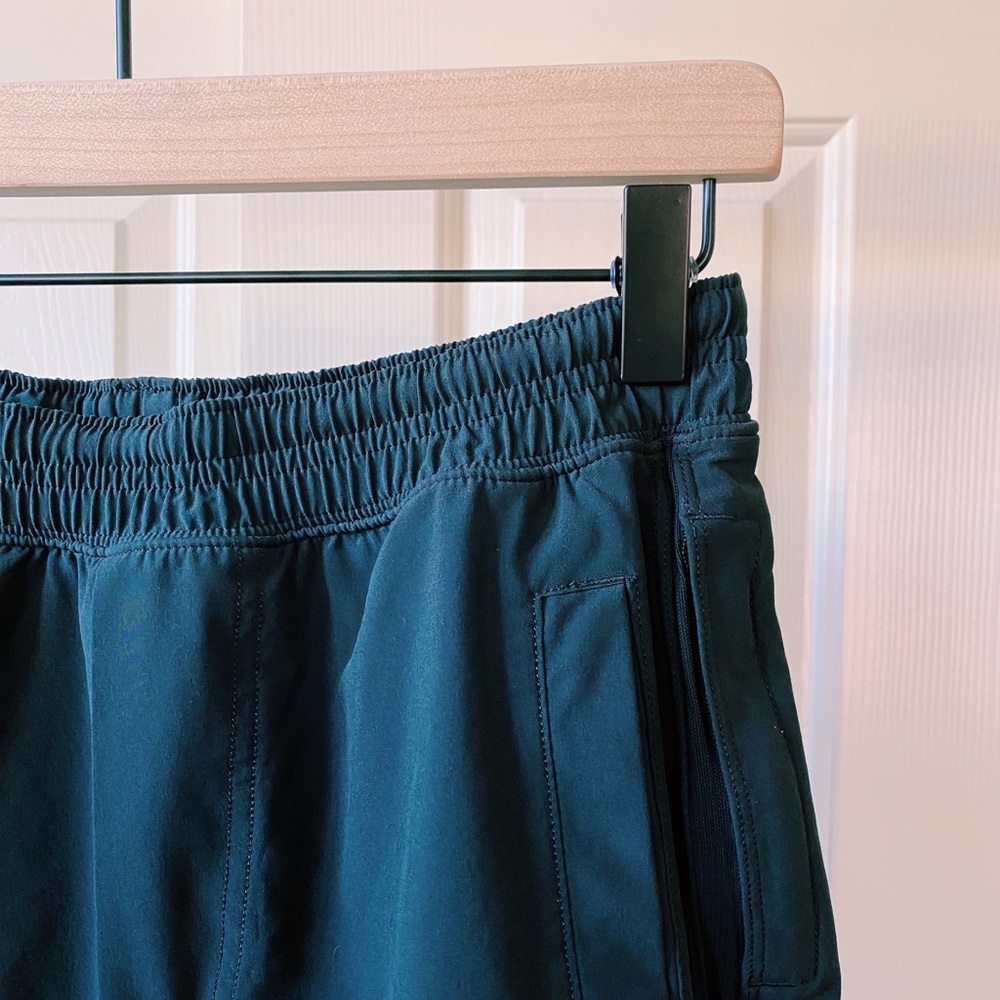 LULULEMON PACE BREAKER SHORT 9” LINED *SOUL